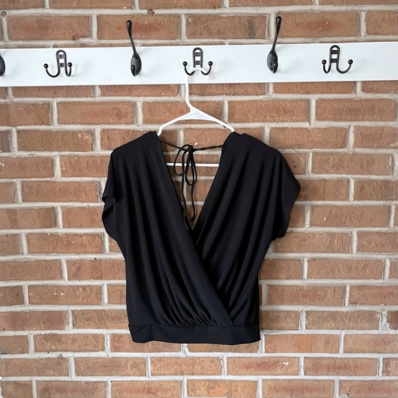 Women’s Wrap Top - Picture 2 of 2